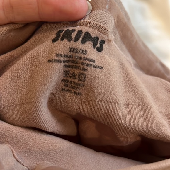 5 SKIMS Pieces - Picture 7 of 15